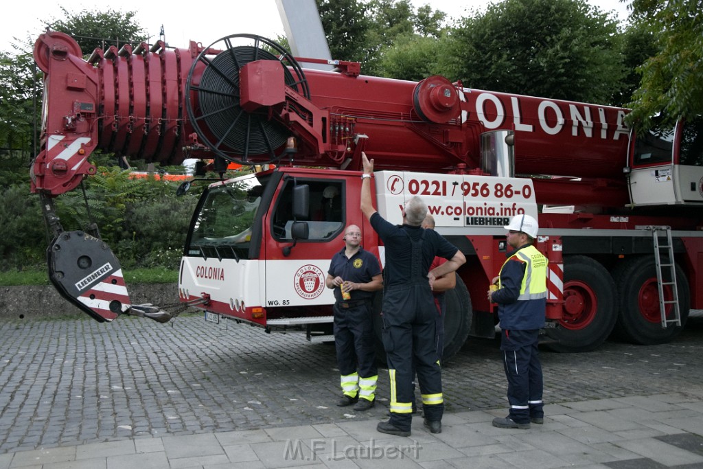 Koelner Seilbahn Gondel blieb haengen Koeln Linksrheinisch P821.JPG - Miklos Laubert